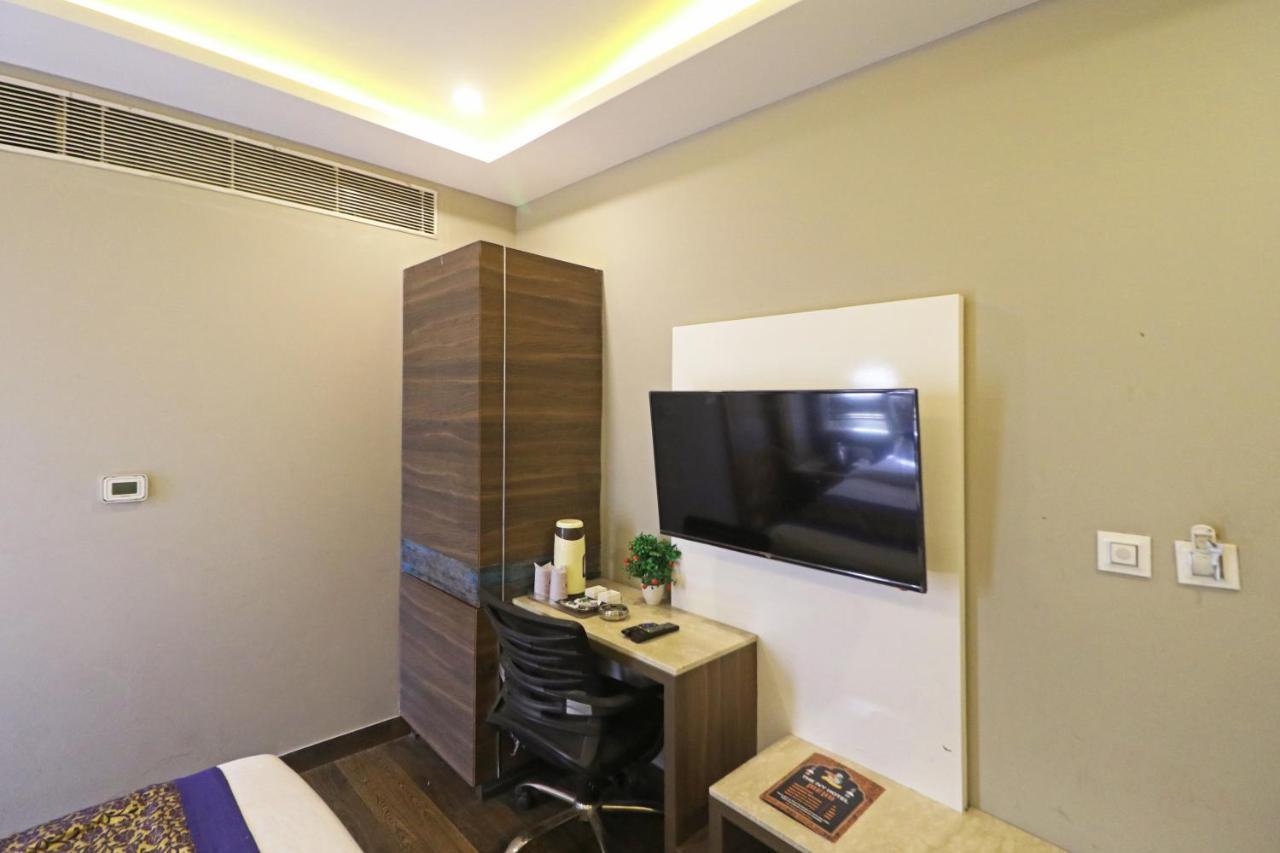 The Ivy Grand Hotel In City Centre With Free Secured Parking New Delhi Exterior photo