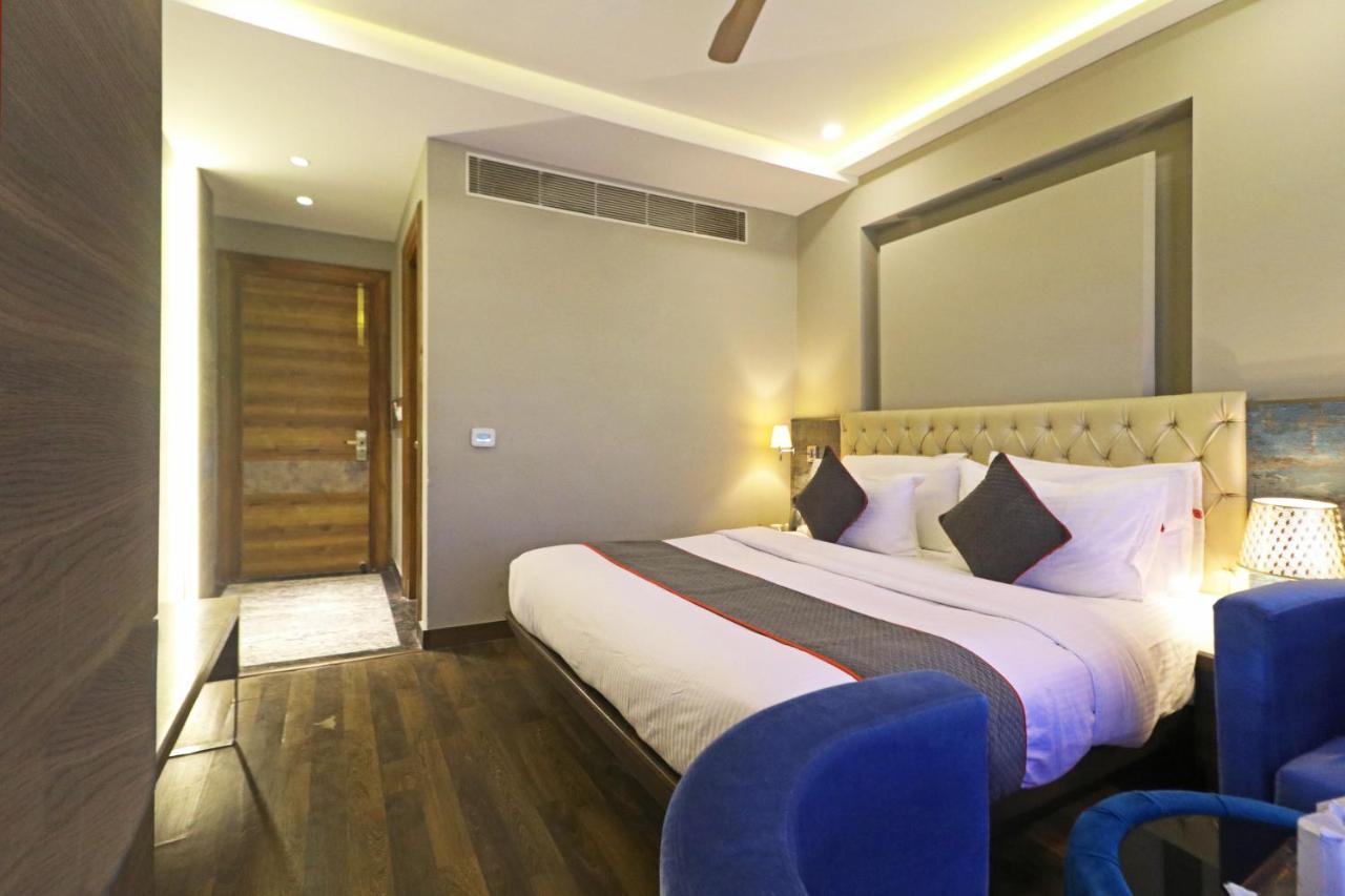 The Ivy Grand Hotel In City Centre With Free Secured Parking New Delhi Exterior photo